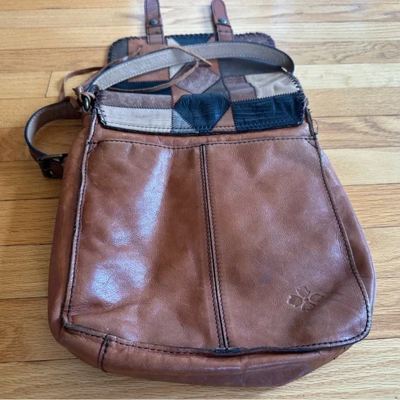 Patricia Nash Armeno Patchwork messenger crossbody Leather Bag - Picture 3 of 6